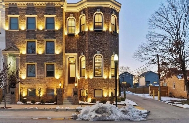 3-bedroom condo in downtown Bentonville. Walking distance to restaurants!