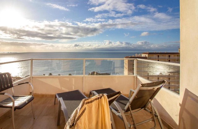 3 Bedroom Cozy Apartment In Santa Pola