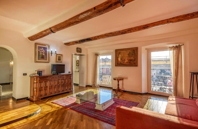 3 Bedroom Cozy Apartment In Genova