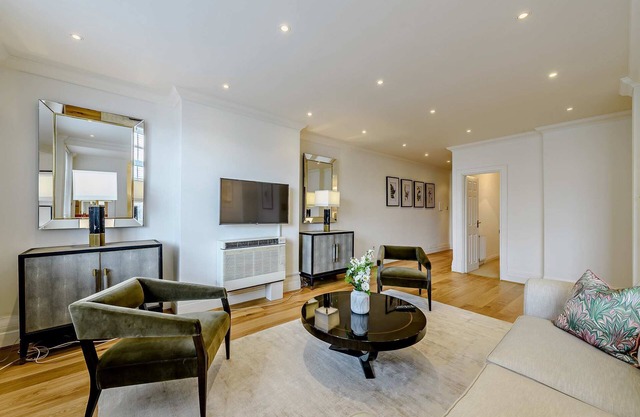 3 Bedroom flat walking distance to Regent's Park