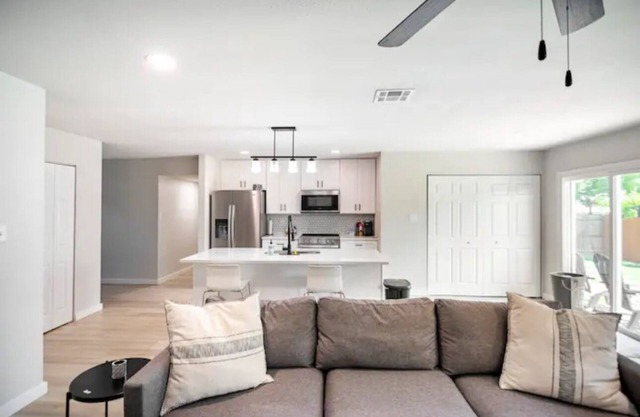 3-bedroom house in Allen with Garage