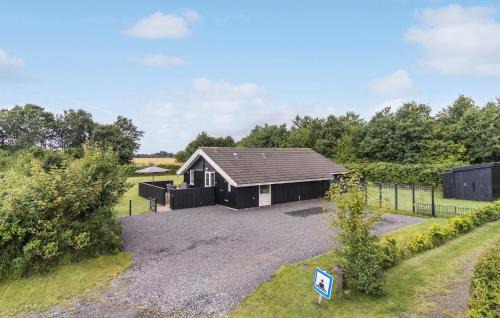 3 Bedroom Lovely Home In Otterup