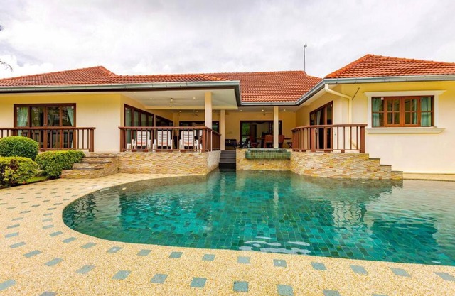3 Bedroom Pool Villa in Great Location CV3