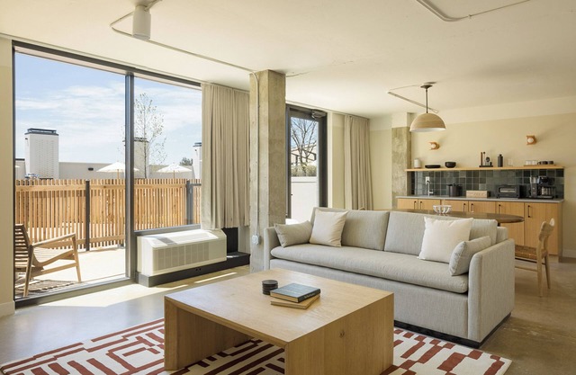 3 Bedroom Premium Patio - Cozy Unit Groups
