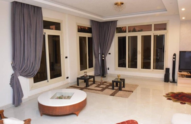 3 Bedroom Villa 10mins to Airport & CFC