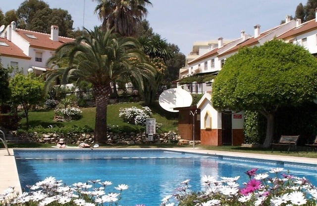 Villa de 3 dormitorios en Golf Resort, tranquila, a poca distancia de la playa, estacionamiento, piscina