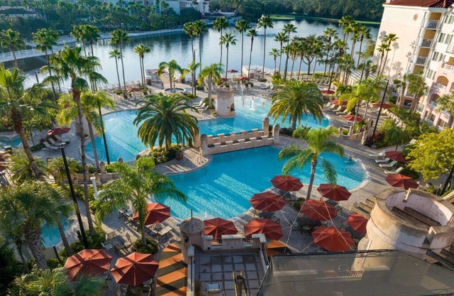 3 Bedroom Villa, Sleeps 12, Kitchen, Theme Parks, Golf, Marriott Grande Vista!!
