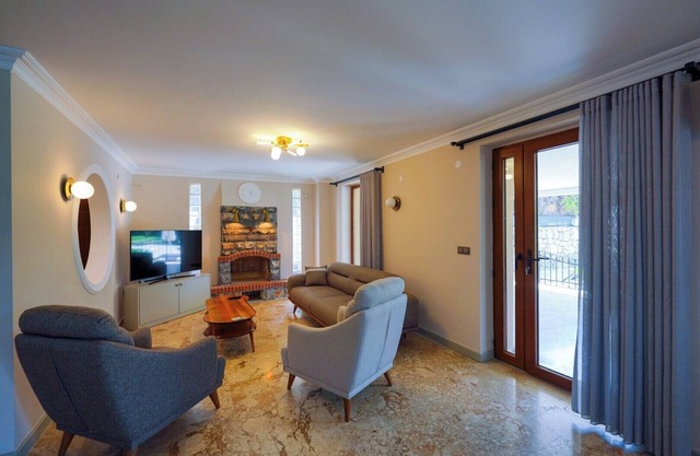 Villa de 3 dormitorios con piscina propia y gran jardín en Ovacik oludeniz
