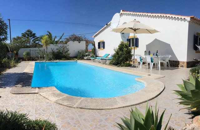 Villa de 3 dormitorios con piscina privada en una zona tranquila.