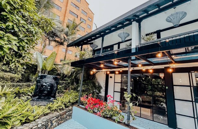 3 Bedrooms 3.5 Bathrooms