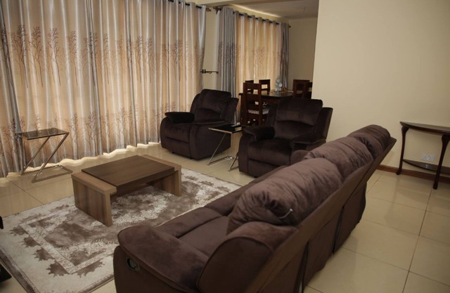 APARTAMENTO TOTALMENTE AMUEBLADO DE 3 DORMITORIOS