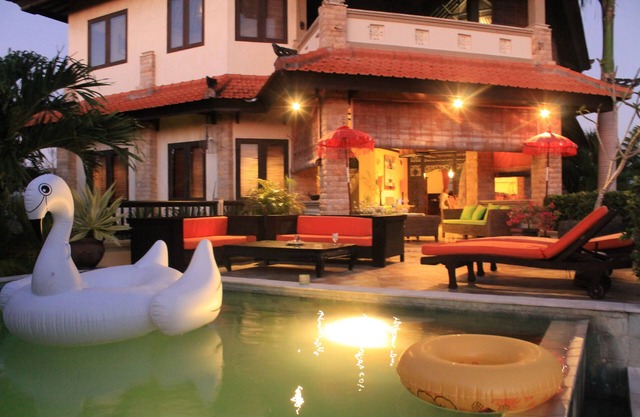 3 dormitorios villa con piscina privada de coche gratuito y 3 noches mínima del conductor