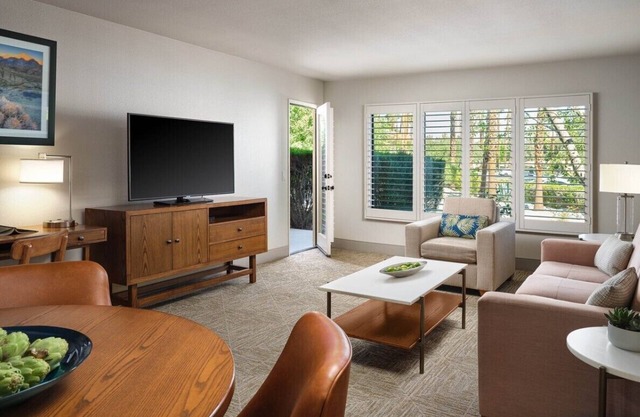 3 Holiday nights! July 1st - 4th 1bdr condo x 4 guests!!