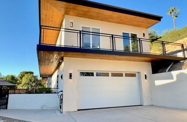 3-Home Private Compound w/ Pool, Spa & Game Room!
