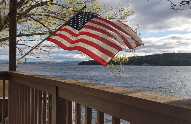 Cabañas frente al lago en ALTON BAY, LAGO WINNIPESAUKEE Cottage # 1 (de3)