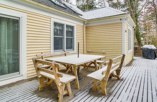 3 Mi to Beaches & Golfing: Family Gem in Cotuit