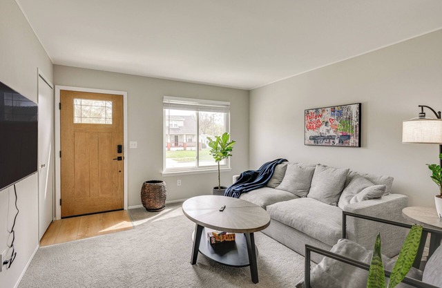 3 Mi to Dtwn Royal Oak: Getaway w/ Fenced Yard!