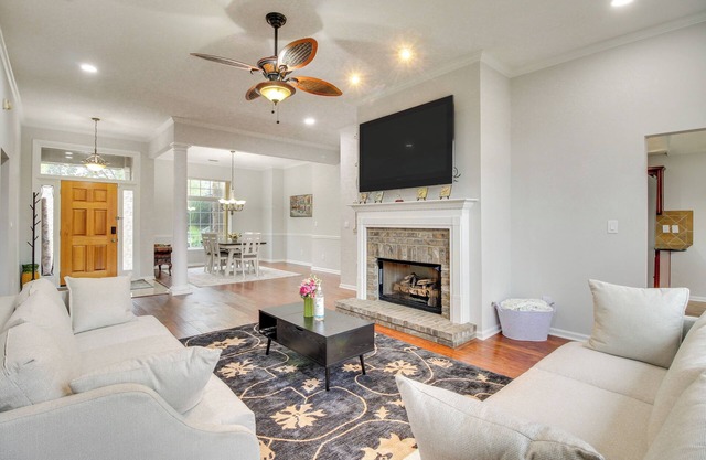 3 Mi to Oglethorpe Mall: Home w/ Fenced Yard!