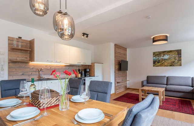 3 room penthouse with terrace, private sauna and carport