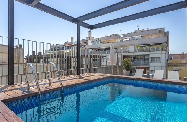 3 habitaciones Barrio Gótico Duplex, Terraza y Piscina - 8 pax - WiFi gratis