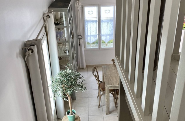 Casa con orientación sur patio, Barrio ligada a Santa María