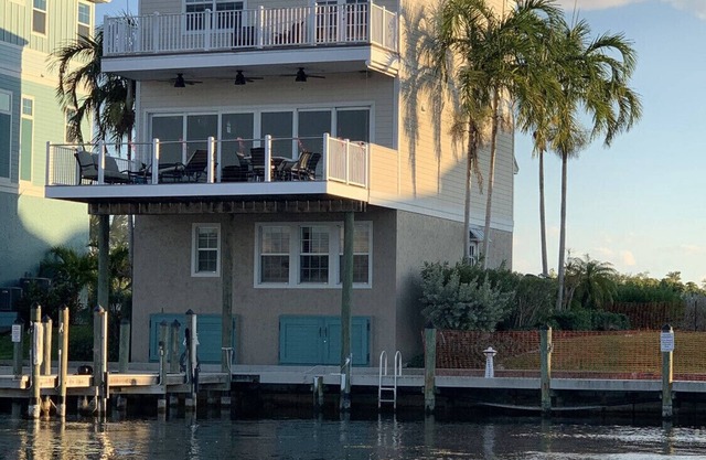 3 historia increíble casa en el agua con muelle