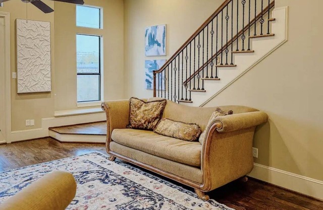 3 story downtown Houston getaway