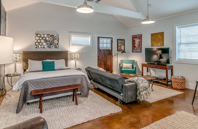 Modern-Hip 1940's Cottage 5 millas del centro !!