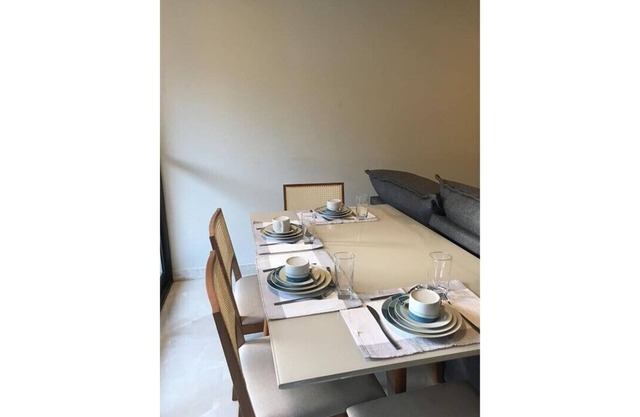 301 Upscale apartment near BH shopping