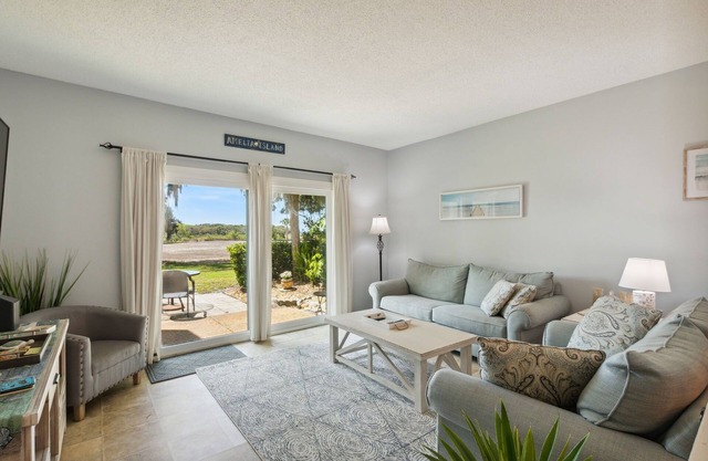 Hermoso condominio decorado en la Plantación Amelia Island!