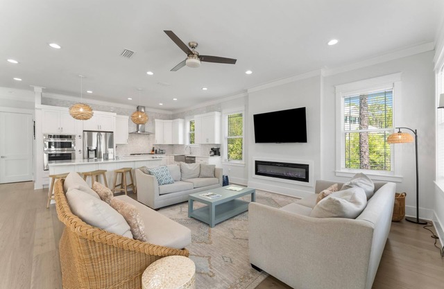 30A Seacrest – Beach, Pool, Free Golf, Pet Friendly, Sleeps 21, 4 Bikes