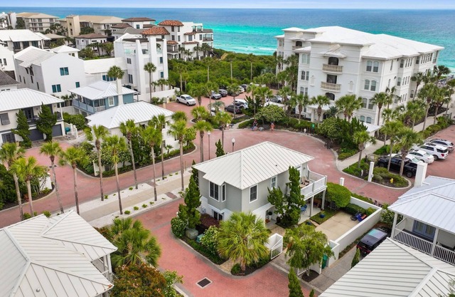 30A Sunset Beach House Villa Infinity, Beachside, Gulf Front Pool, Pet Friendly