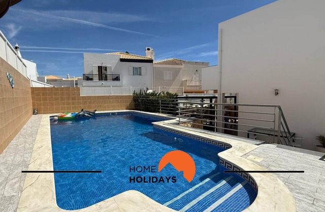 #343 Villa with Pool & Jacuzzi by Home Holidays