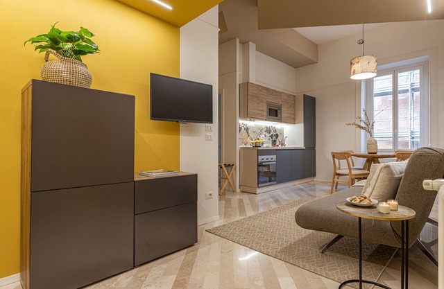 37 Colosseum Apartment