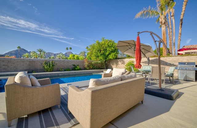 INDIAN WELLS POOL HOME-Gran lugar para familiares y amigos para nadar, cenar y relajarse.