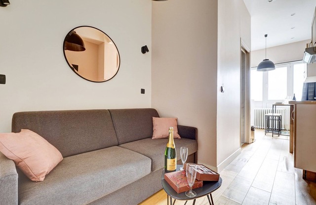 TBS 39 - Nice suite near Buttes-Chaumont park
