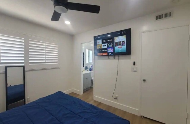 3B Privte Gst Rm LAX Disney DTLA
