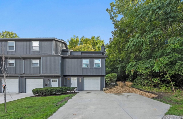 3bdr/2ba, King Beds, Game Room, Laundry, Central Location
