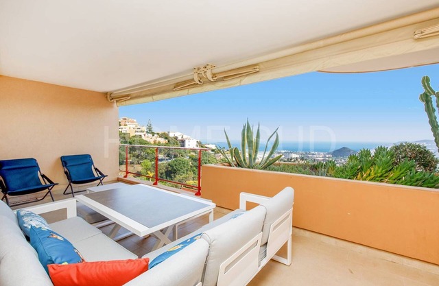 3bedrooms with sea view and private pool