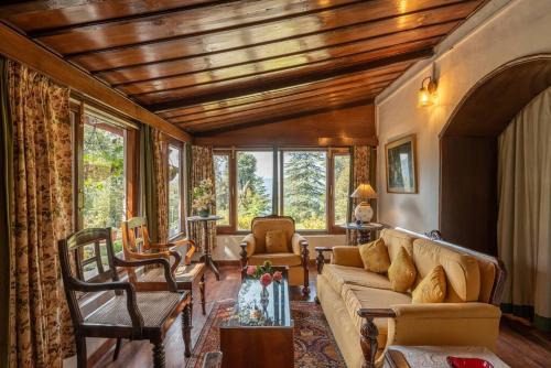 3BHK Villa near Company Garden Lyn Eden
