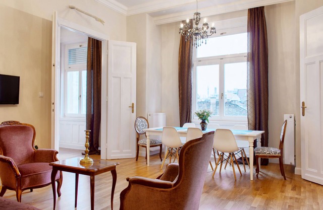 4BR 3BHR con AC en OPERA