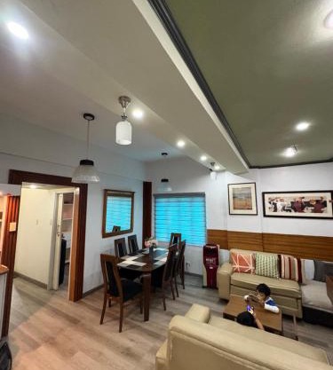 3BR 70sqm Free internet, Penthouse unit in Ermita, Manila near US Embassy
