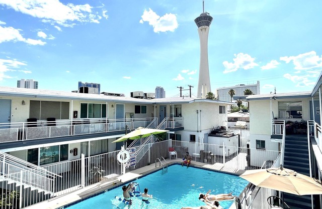 3BDR Apartment, NUEVO, Heart of LV, Strip, Family, Friendly, Best, Deal, reserve AHORA