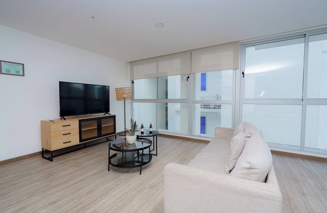 3BRApt Oceanview parking/balcony