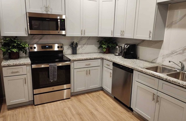 3BR Apt-Pet-Parking-Wi-Fi