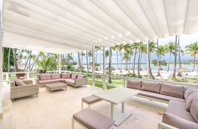 Apt w/beach front+beach access at Nueva Romana