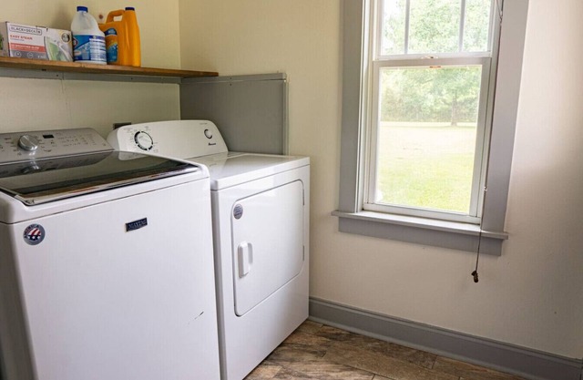 3BR Country Retreat Pool, Gazebo & Play