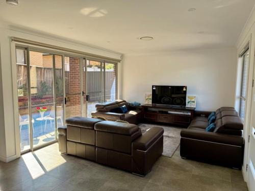 3Br with study house in Burwood