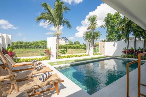 4 Bd Seminyak With Paddy View, Enclosed Living
