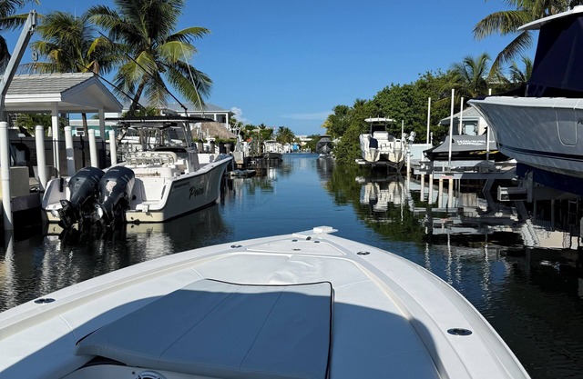 4-bdrm home in amazing Key Largo w/fitness rm, dock/lift boat up to 34 ft
